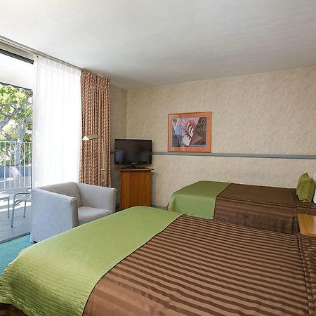 Travelodge Hotel At Lax Λος Άντζελες Εξωτερικό φωτογραφία